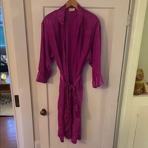 1990s vintage Victoria’s Secret Gold label rose fuscia robe kimono style M/L
